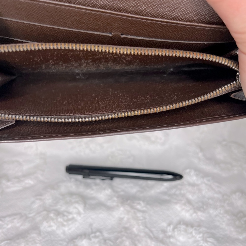 LOUIS VUITTON • EPI LEATHER • SARAH WALLET - Picture 8 of 10